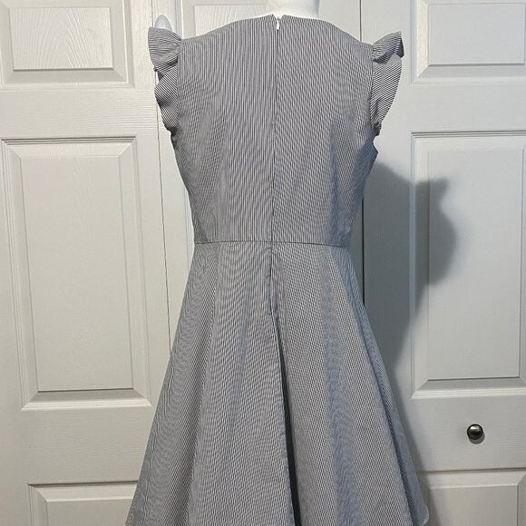 CECE Pleated Flutter Sleeve Dress Grey & White Striped Sz 6 - Picture 9 of 10